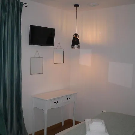 Maria Joao Paredes de Coura